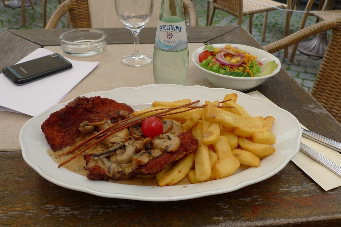 A lunch dish at a restaurant in downtown Aachen (Germany).